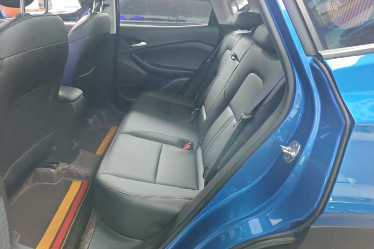 Used Chevrolet Trax 2022 Encore RS 1.5T CVT CoolMAX Interior 4