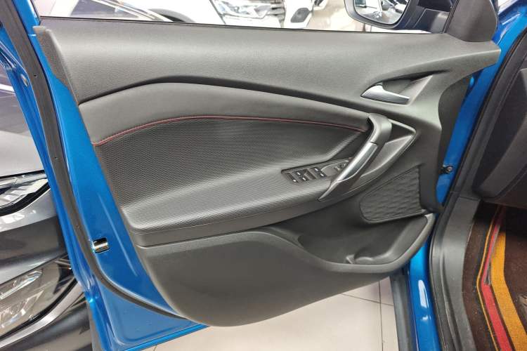 Used Chevrolet Trax 2022 Encore RS 1.5T CVT CoolMAX Interior 7