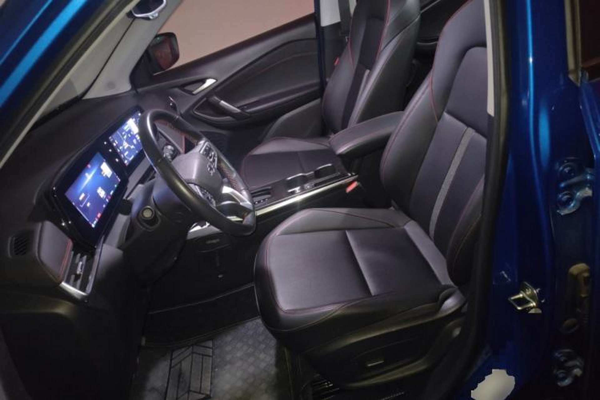 Used Chevrolet Trax 2022 Encore RS 1.5T CVT CoolMAX Left Front Seat