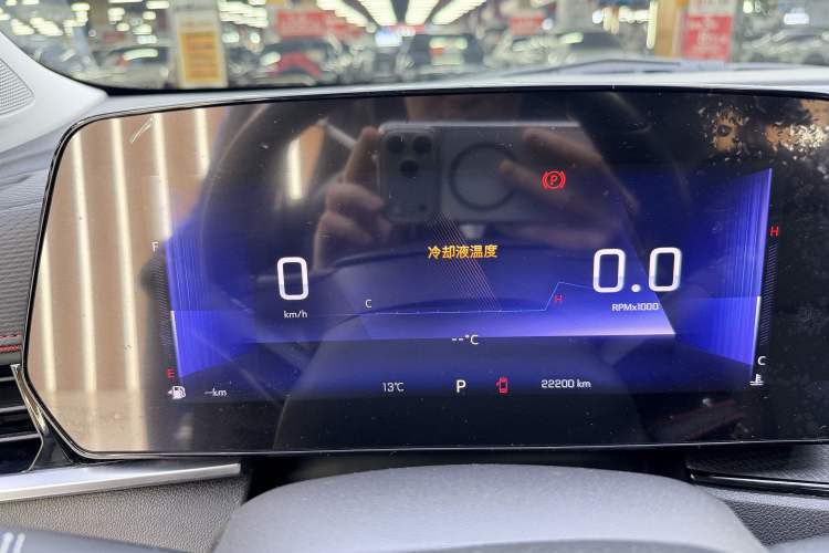 Used Chevrolet Trax 2022 Encore RS 1.5T CVT Cool Odometer Close Up