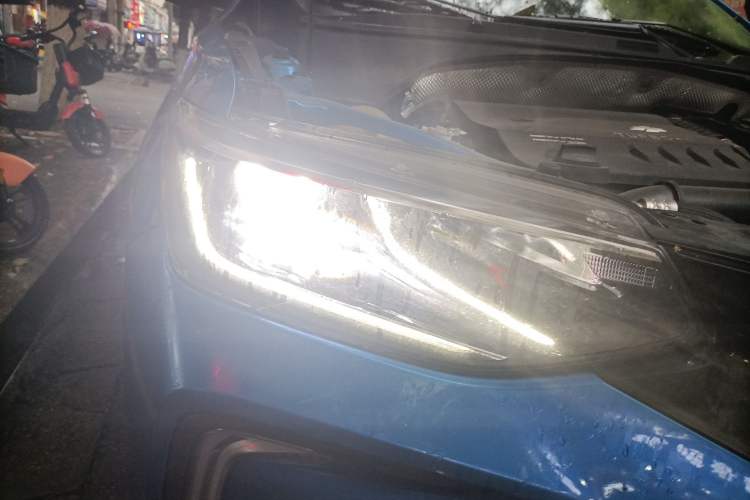 Used Chevrolet Trax 2022 Encore RS 1.5T CVT Cool Right Front Headlight