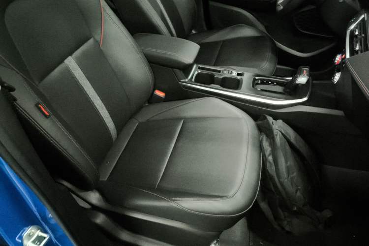 Used Chevrolet Trax 2022 Encore RS 1.5T CVT CoolMAX Right Front Seat