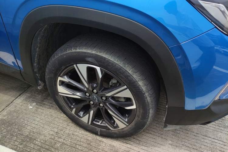 Used Chevrolet Trax 2022 Encore RS 1.5T CVT Cool Right Front Wheel Hub