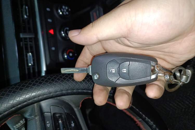 Used Chevrolet Trax 2022 Encore RS 1.5T CVT Cool Vehicle Key