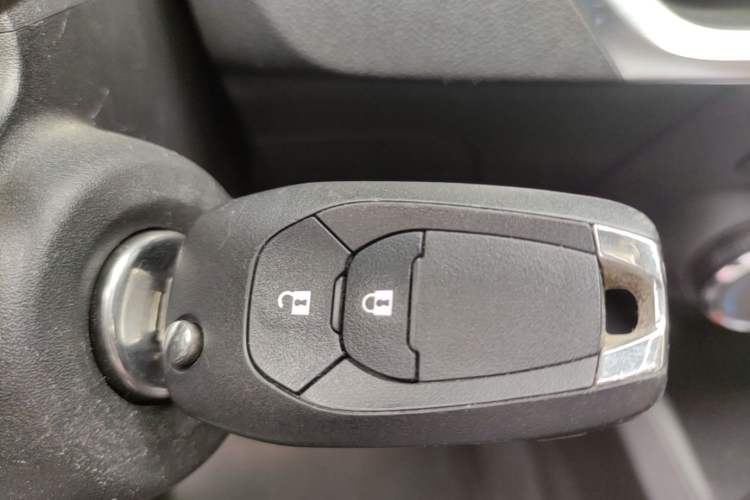 Used Chevrolet Trax 2022 Encore RS 1.5T CVT Cool Vehicle Key