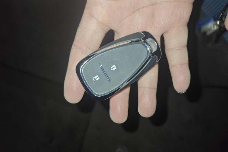 Used Chevrolet Trax 2022 Encore RS 1.5T CVT CoolMAX Vehicle Key