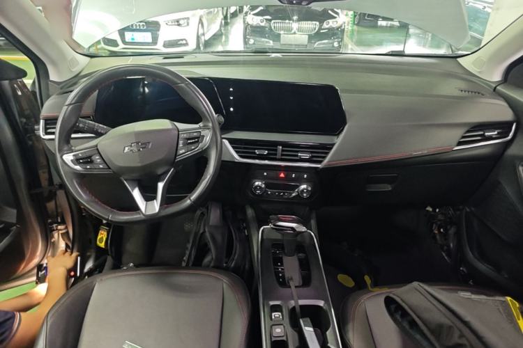 Used Chevrolet Trax 2022 Encore RS 1.5T CVT CoolMAX Center Console
