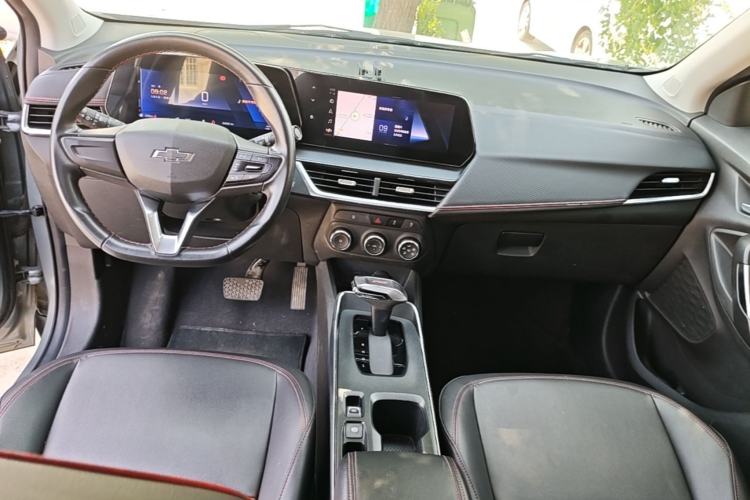 Used Chevrolet Trax 2022 Encore RS 1.5T CVT Cool Center Console