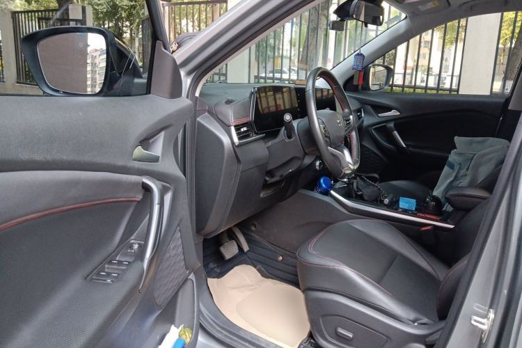 Used Chevrolet Trax 2022 Encore RS 1.5T CVT CoolPro Driver Seat