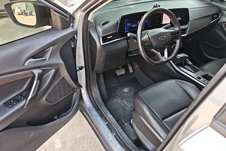 Used Chevrolet Trax 2022 Encore RS 1.5T CVT Cool Driver Seat