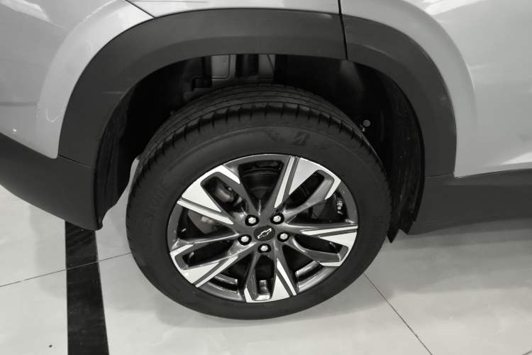 Used Chevrolet Trax 2022 Encore RS 1.5T CVT Cool Exterior 5