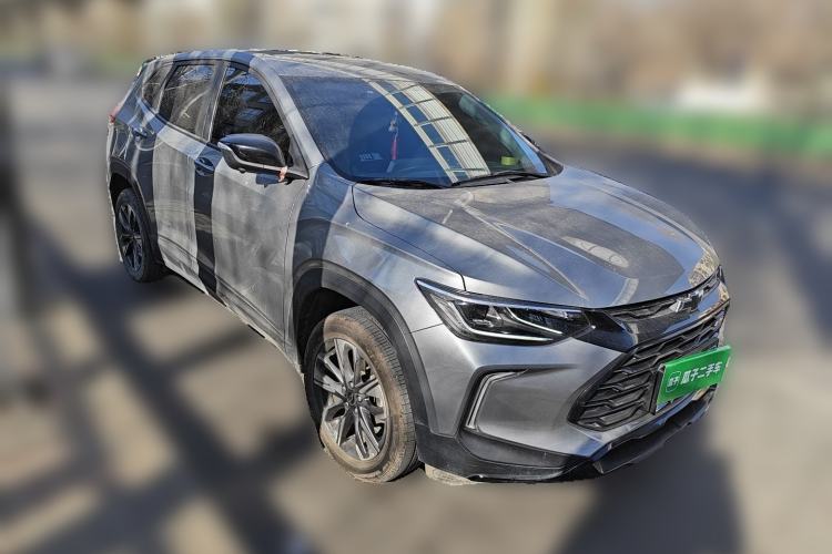 Used Chevrolet Trax 2022 Encore RS 1.5T CVT Cool Front Right 45 Deg