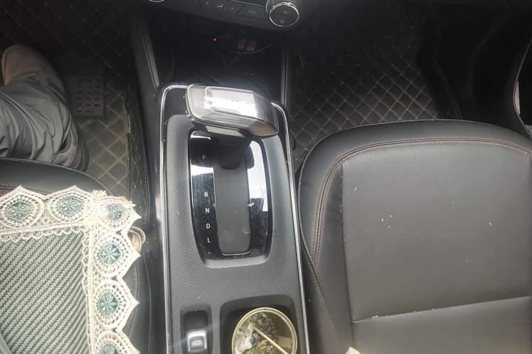 Used Chevrolet Trax 2022 Encore RS 1.5T CVT CoolPro Gear Lever