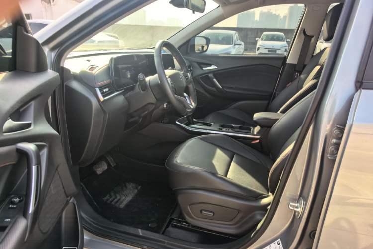 Used Chevrolet Trax 2022 Encore RS 1.5T CVT CoolPro Interior 3