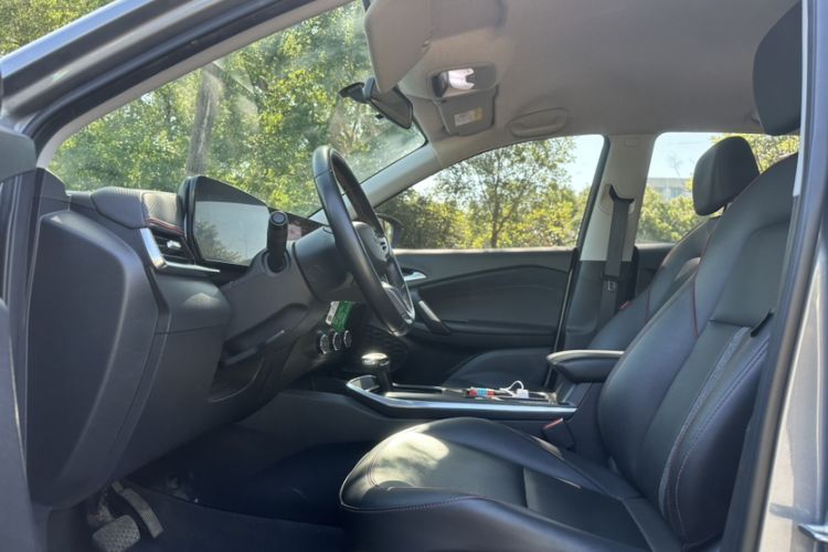 Used Chevrolet Trax 2022 Encore RS 1.5T CVT Cool Interior 3