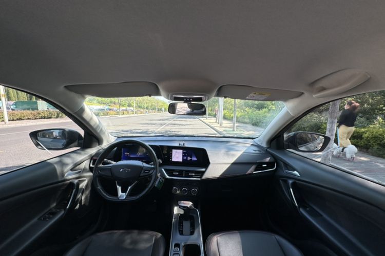 Used Chevrolet Trax 2022 Encore RS 1.5T CVT Cool Interior 4
