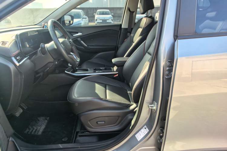 Used Chevrolet Trax 2022 Encore RS 1.5T CVT CoolPro Left Front Seat