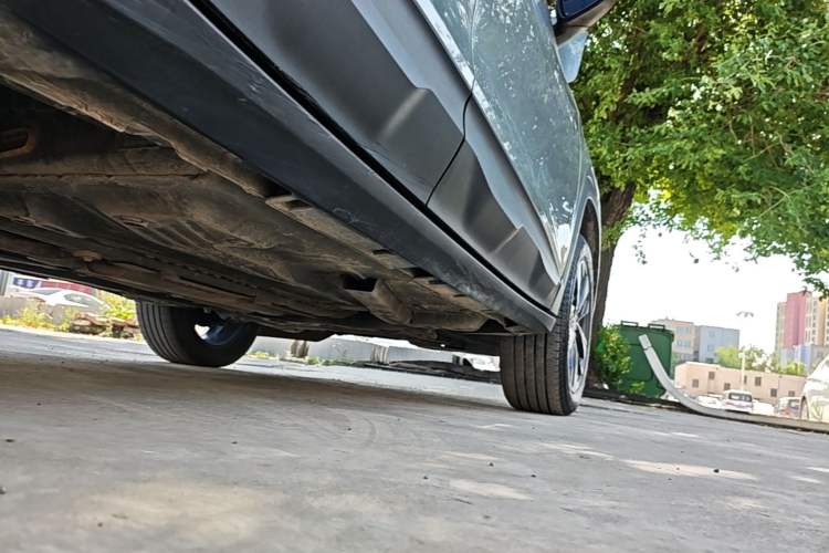 Used Chevrolet Trax 2022 Encore RS 1.5T CVT Cool Right Side Sill