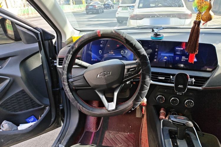 Used Chevrolet Trax 2022 Encore RS 1.5T CVT Cool Steering Wheel