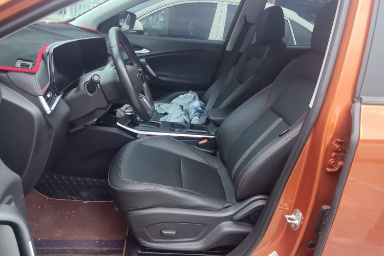 Used Chevrolet Trax 2022 Encore RS 1.5T CVT CoolPro Left Front Seat