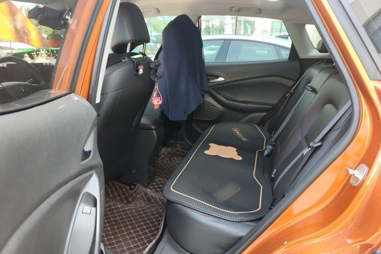 Used Chevrolet Trax 2022 Encore RS 1.5T CVT CoolMAX Left Rear Seat