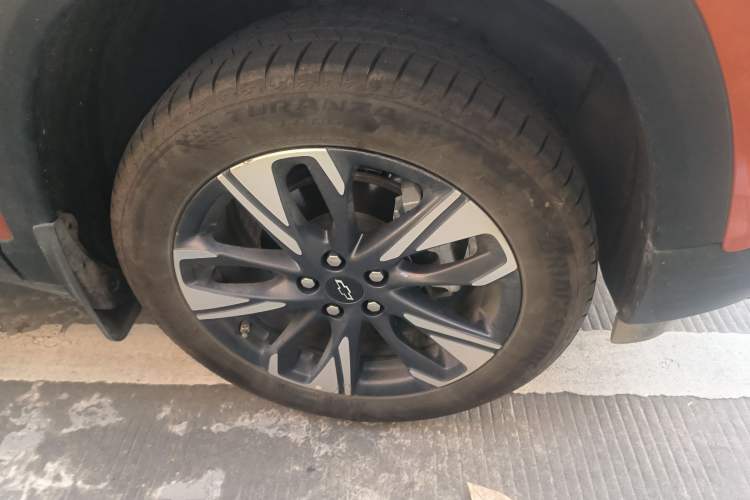 Used Chevrolet Trax 2022 Encore RS 1.5T CVT Cool Right Front Wheel Hub