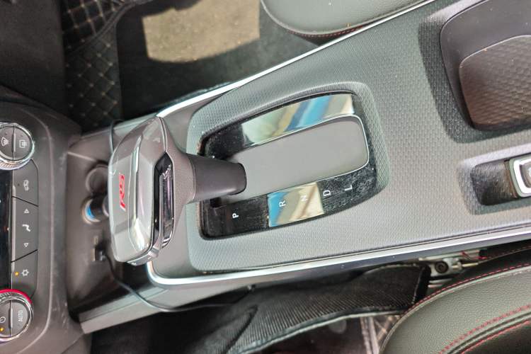 Used Chevrolet Trax 2022 Encore RS 1.5T CVT CoolPro Gear Lever