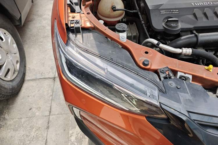 Used Chevrolet Trax 2022 Encore RS 1.5T CVT CoolPro Right Front Headlight