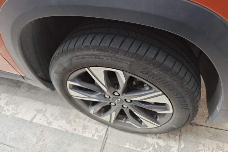 Used Chevrolet Trax 2022 Encore RS 1.5T CVT CoolPro Right Front Wheel Hub
