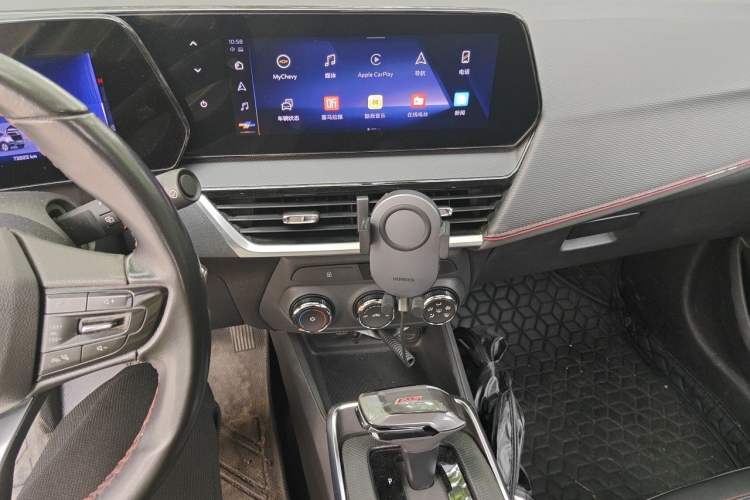 Used Chevrolet Trax 2022 Encore RS 1.5T CVT Cool Audio And AC Panel