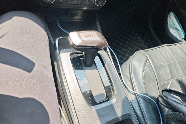 Used Chevrolet Trax 2022 Encore RS 1.5T CVT CoolPro Gear Lever