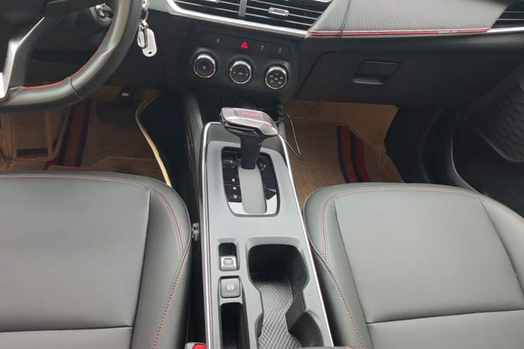 Used Chevrolet Trax 2022 Encore RS 1.5T CVT Cool Gear Lever