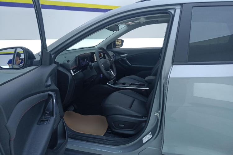 Used Chevrolet Trax 2022 Encore RS 1.5T CVT CoolPro Left Front Seat