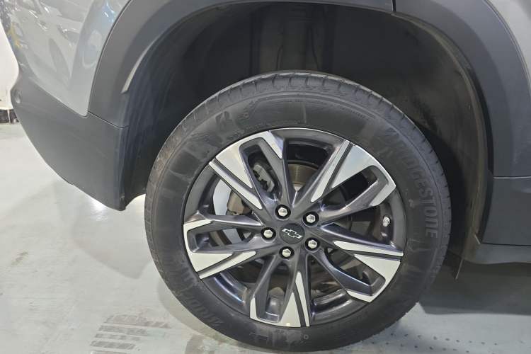 Used Chevrolet Trax 2022 Encore RS 1.5T CVT CoolPro Right Rear Wheel Hub