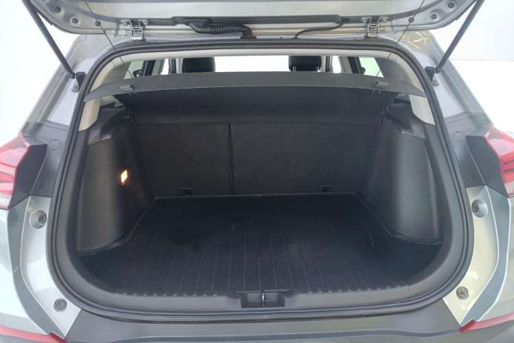 Used Chevrolet Trax 2022 Encore RS 1.5T CVT CoolPro Trunk