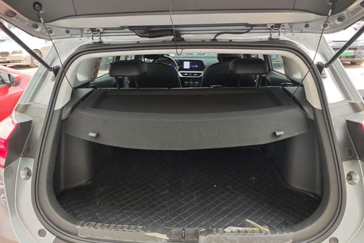Used Chevrolet Trax 2022 Encore RS 1.5T CVT Cool Trunk