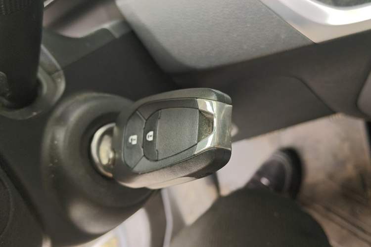 Used Chevrolet Trax 2022 Encore RS 1.5T CVT Cool Vehicle Key