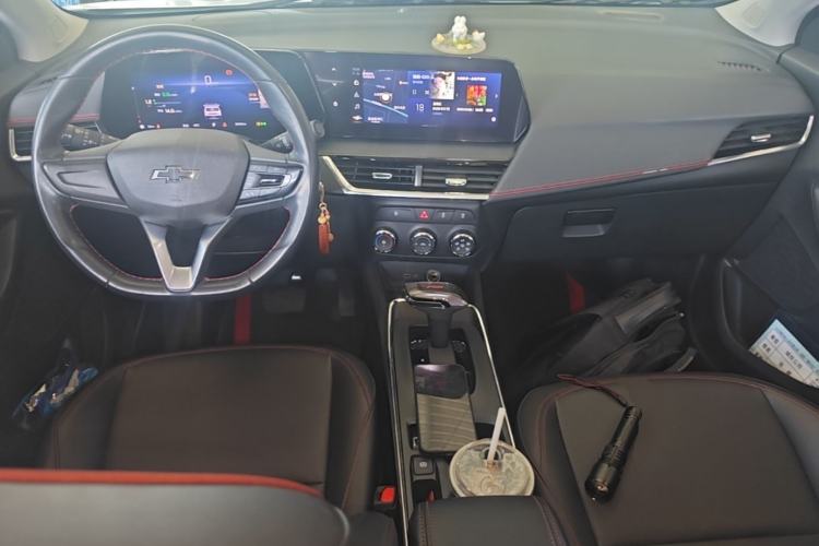 Used Chevrolet Trax 2022 Encore RS 1.5T CVT Cool Center Console