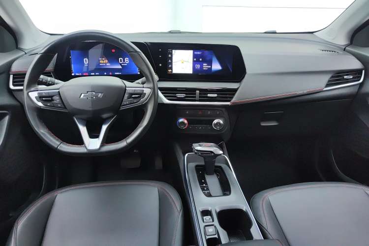 Used Chevrolet Trax 2022 Encore RS 1.5T CVT CoolPro Center Console