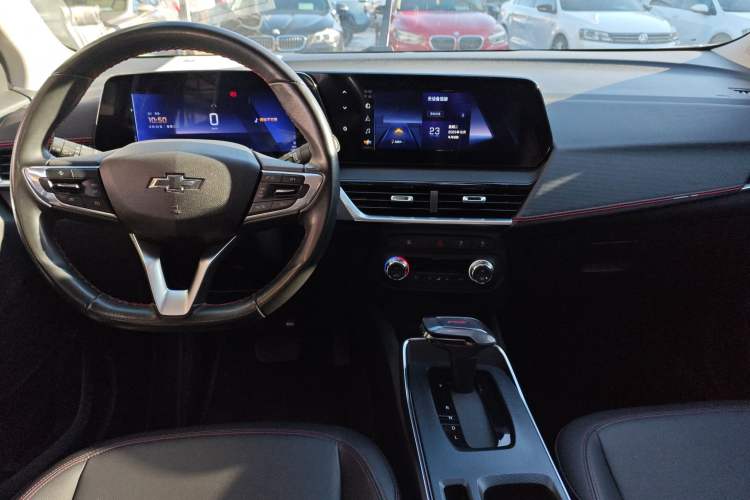Used Chevrolet Trax 2022 Encore RS 1.5T CVT CoolPro Center Console