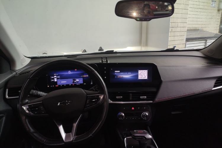 Used Chevrolet Trax 2022 Encore RS 1.5T CVT CoolMAX Center Console