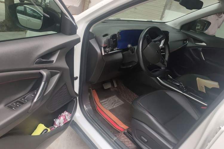 Used Chevrolet Trax 2022 Encore RS 1.5T CVT CoolMAX Driver Seat