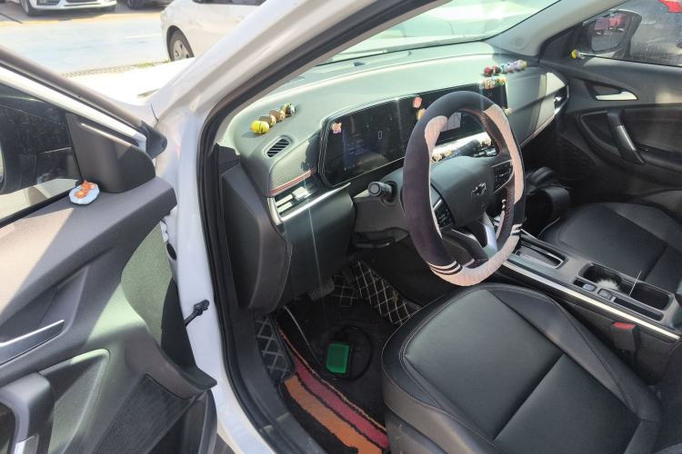 Used Chevrolet Trax 2022 Encore RS 1.5T CVT CoolPro Driver Seat