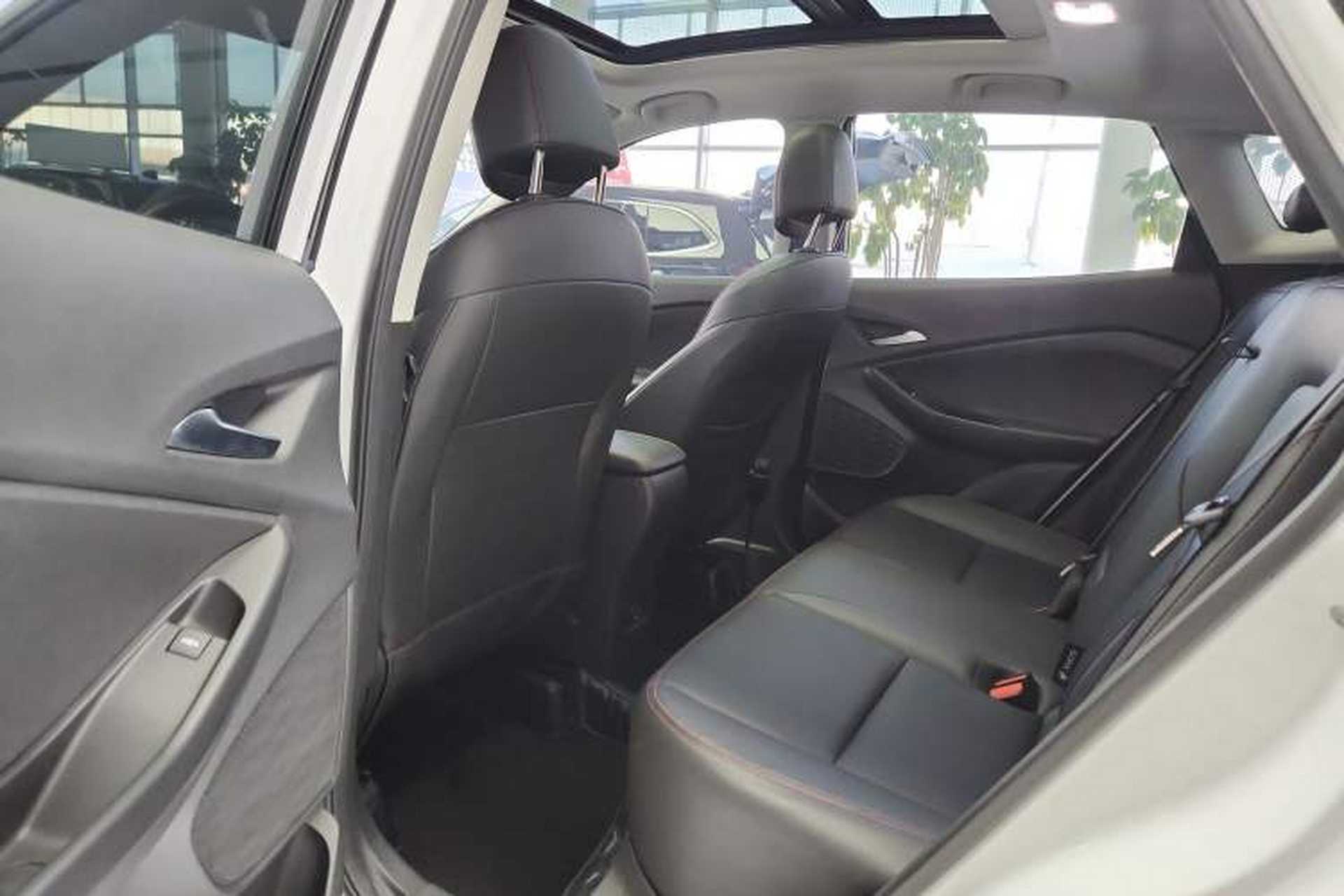 Used Chevrolet Trax 2022 Encore RS 1.5T CVT CoolMAX Driver Seat