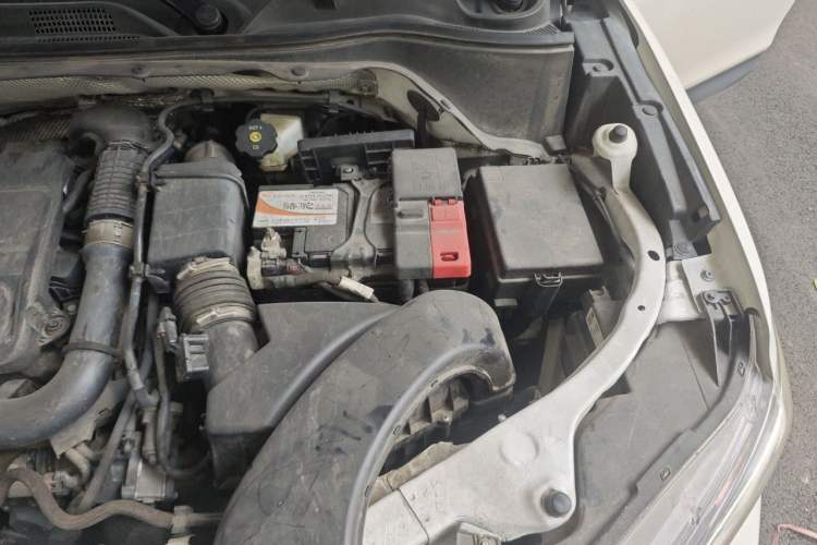 Used Chevrolet Trax 2022 Encore RS 1.5T CVT Cool Engine Bay Left