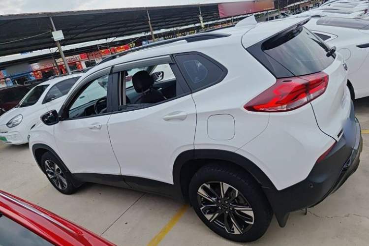 Used Chevrolet Trax 2022 Encore RS 1.5T CVT CoolPro Exterior 3