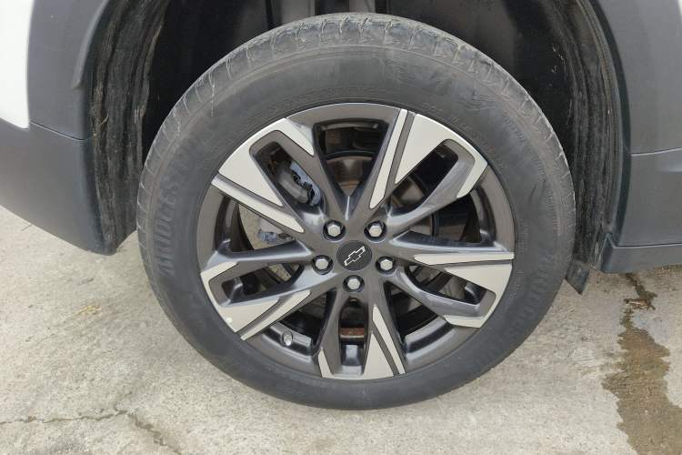 Used Chevrolet Trax 2022 Encore RS 1.5T CVT CoolPro Exterior 5
