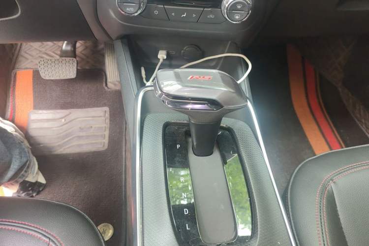 Used Chevrolet Trax 2022 Encore RS 1.5T CVT CoolMAX Gear Lever