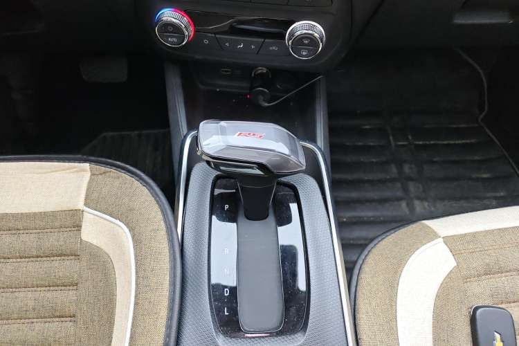 Used Chevrolet Trax 2022 Encore RS 1.5T CVT CoolPro Gear Lever