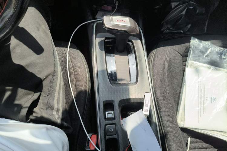 Used Chevrolet Trax 2022 Encore RS 1.5T CVT CoolPro Gear Lever